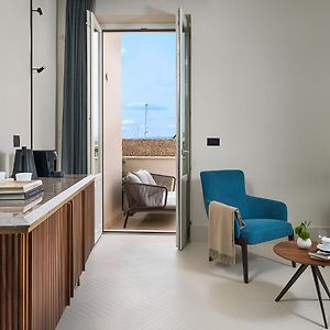 Byssus Suites
